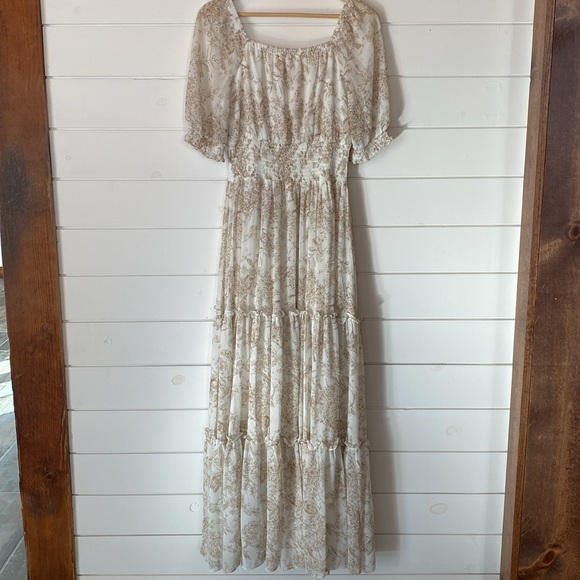 NWT Women’s size Medium BALTIC BORN tan and white floral maxi dress. - Picture 8 of 8